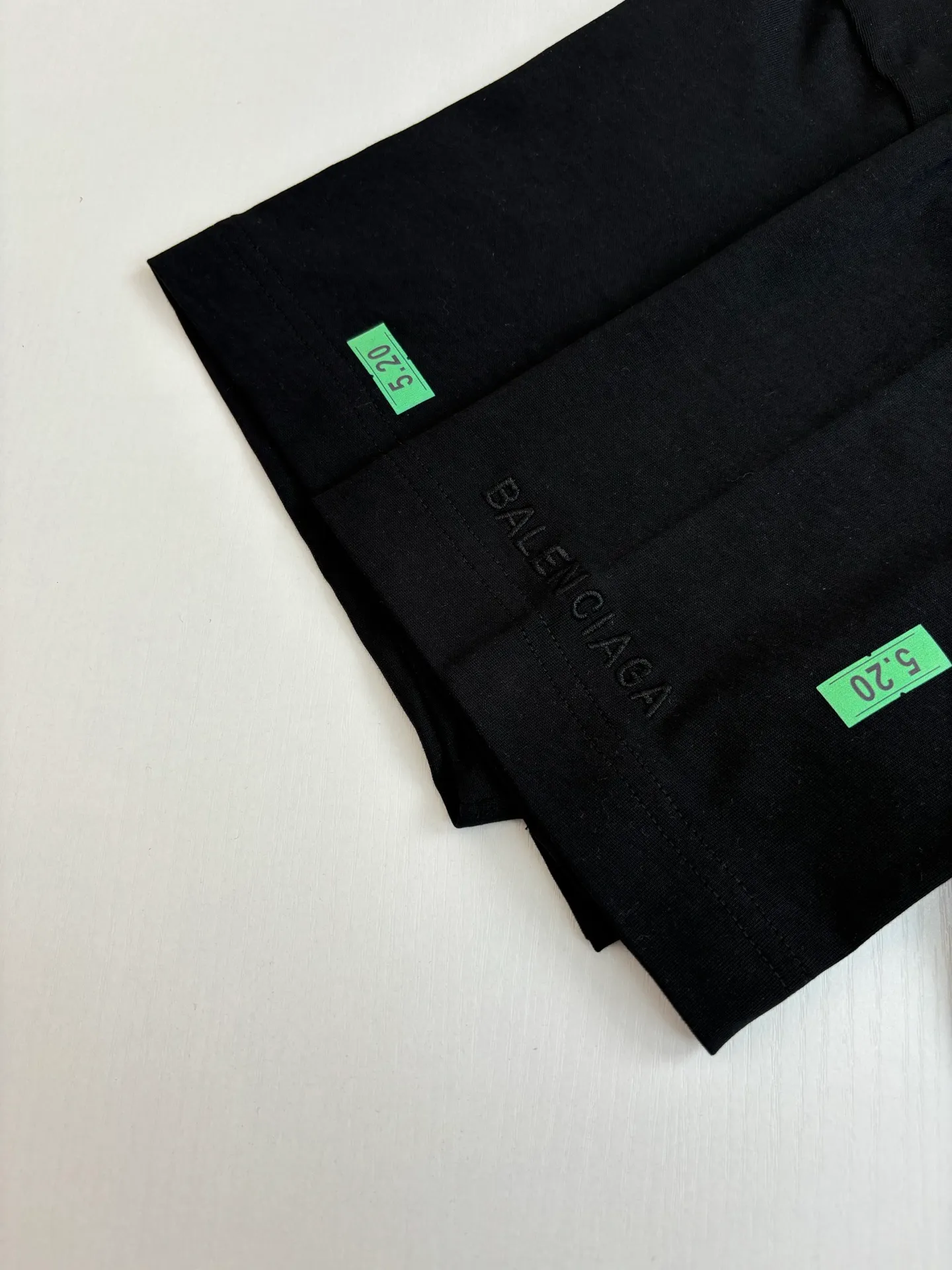 Balenciag*/ 26SS 520 ， ， ， ， ； ， 。 Size：XS/S/M/L